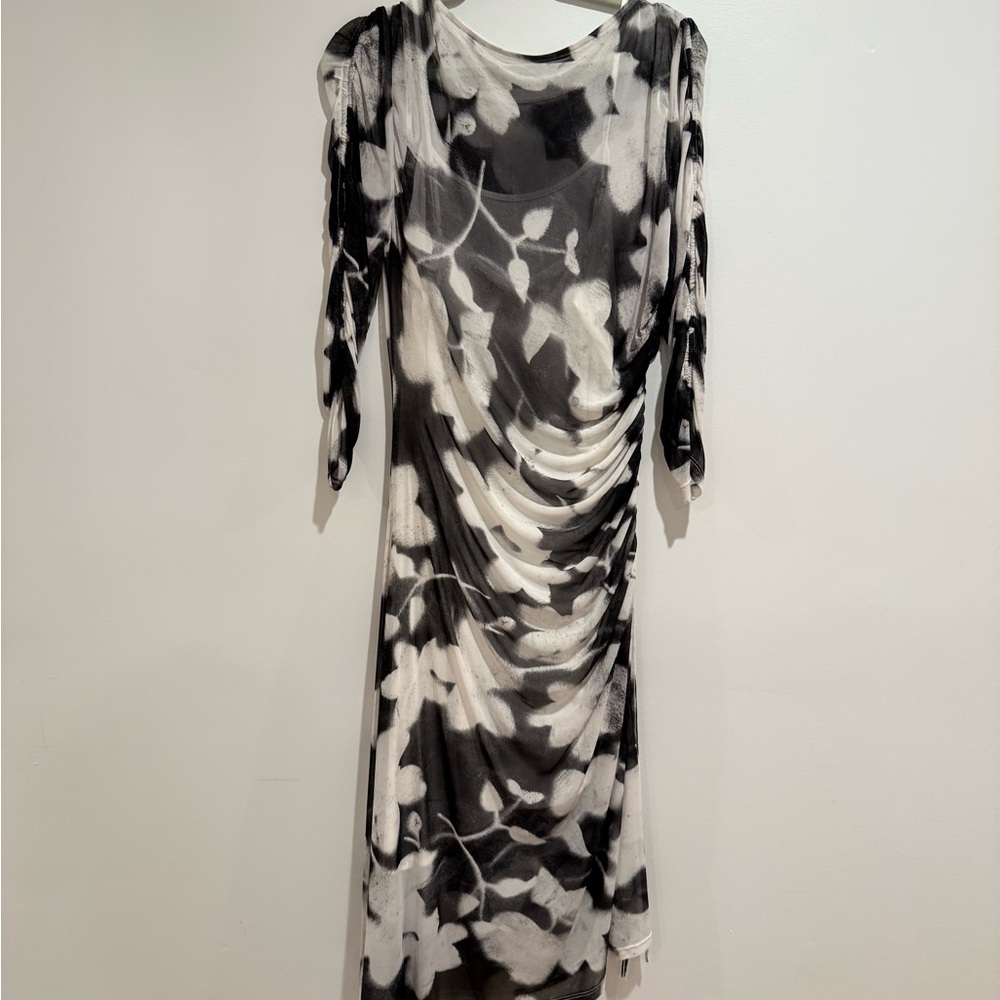 Calvin Klein Women’s Elegant Black and White Floral Dress Size 12 - Picture 8 of 8
